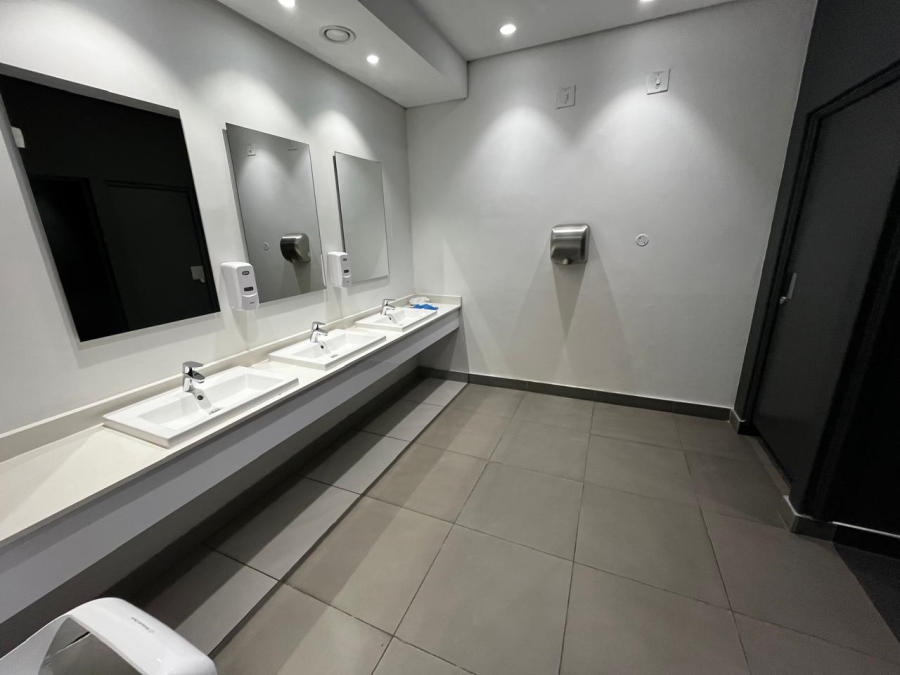 To Let commercial Property for Rent in Bo Oakdale Western Cape